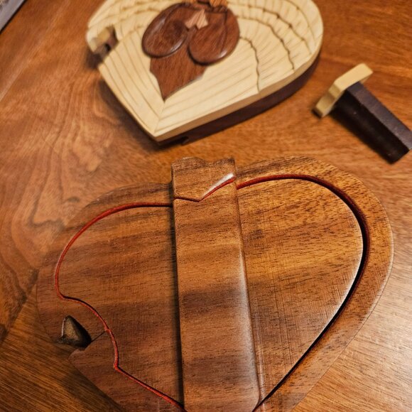 carver dans handcrafted wood angel puzzle box trinket box made in Vietnam - Picture 2 of 6